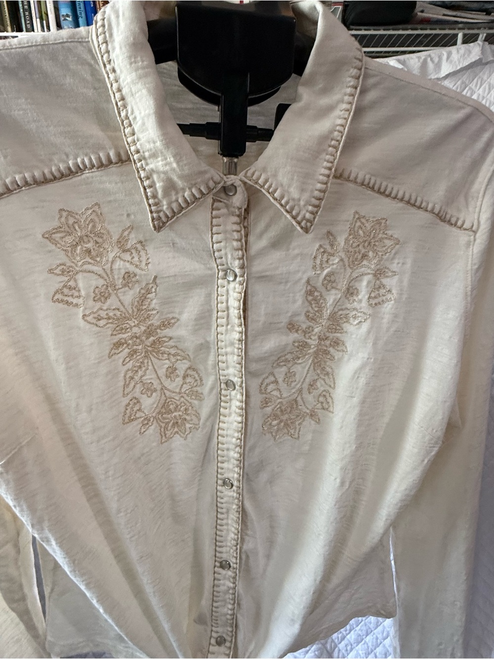 Idyllwind Cream Embroidered Button-Down Tie-Hem Western Shirt